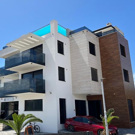Grandpalazzo Apartments Vir Exterior photo