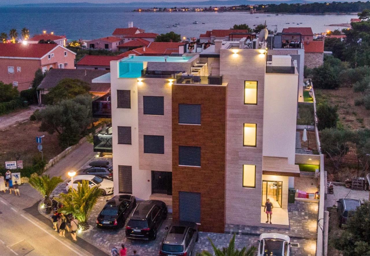 Grandpalazzo Apartments Vir Exterior photo