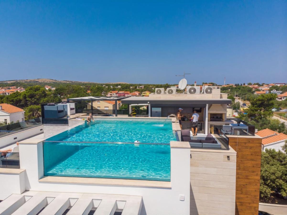 Grandpalazzo Apartments Vir Exterior photo