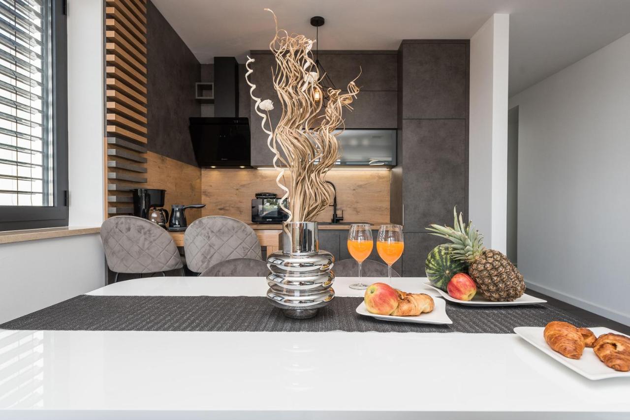 Grandpalazzo Apartments Vir Exterior photo