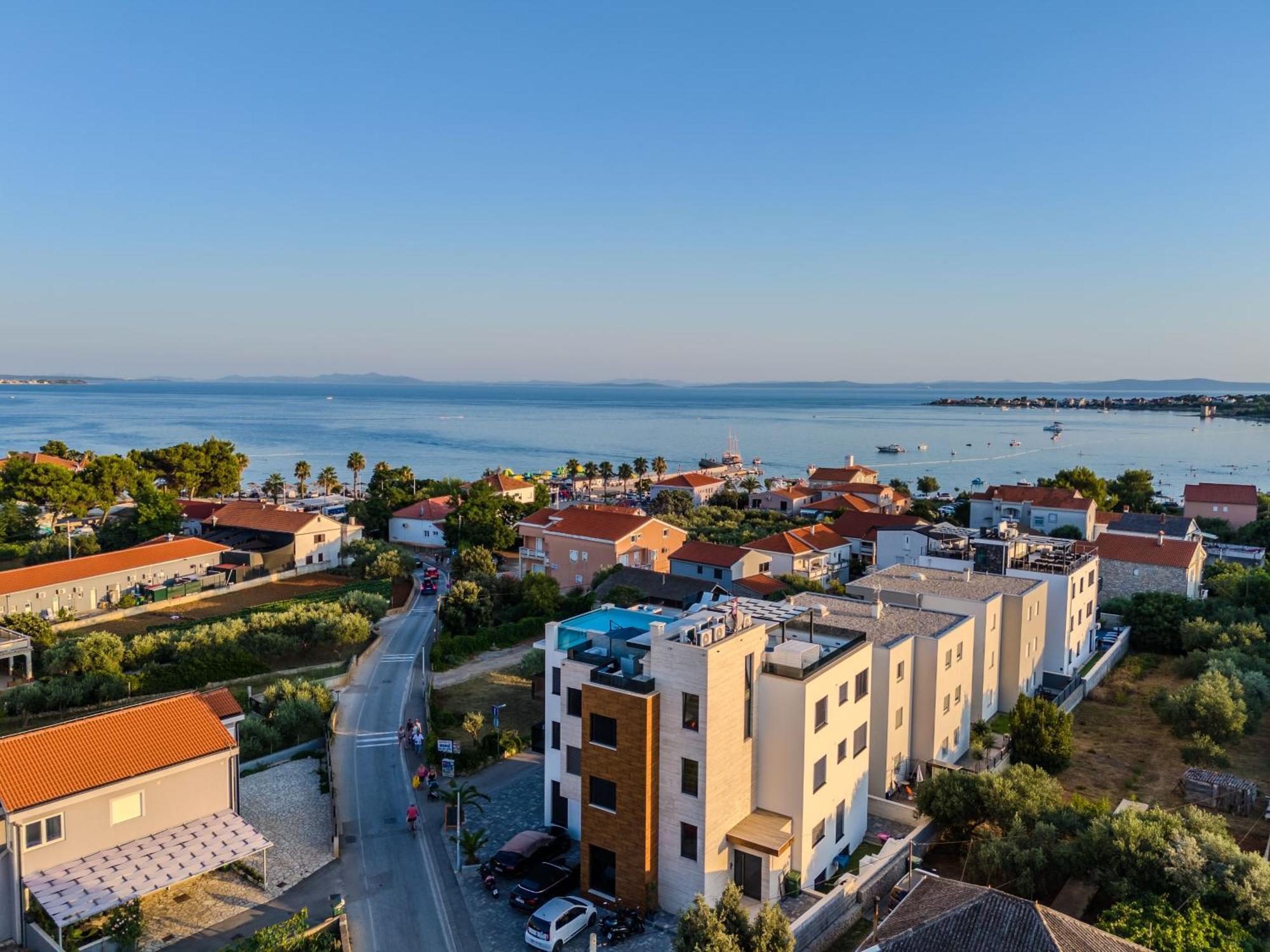 Grandpalazzo Apartments Vir Exterior photo