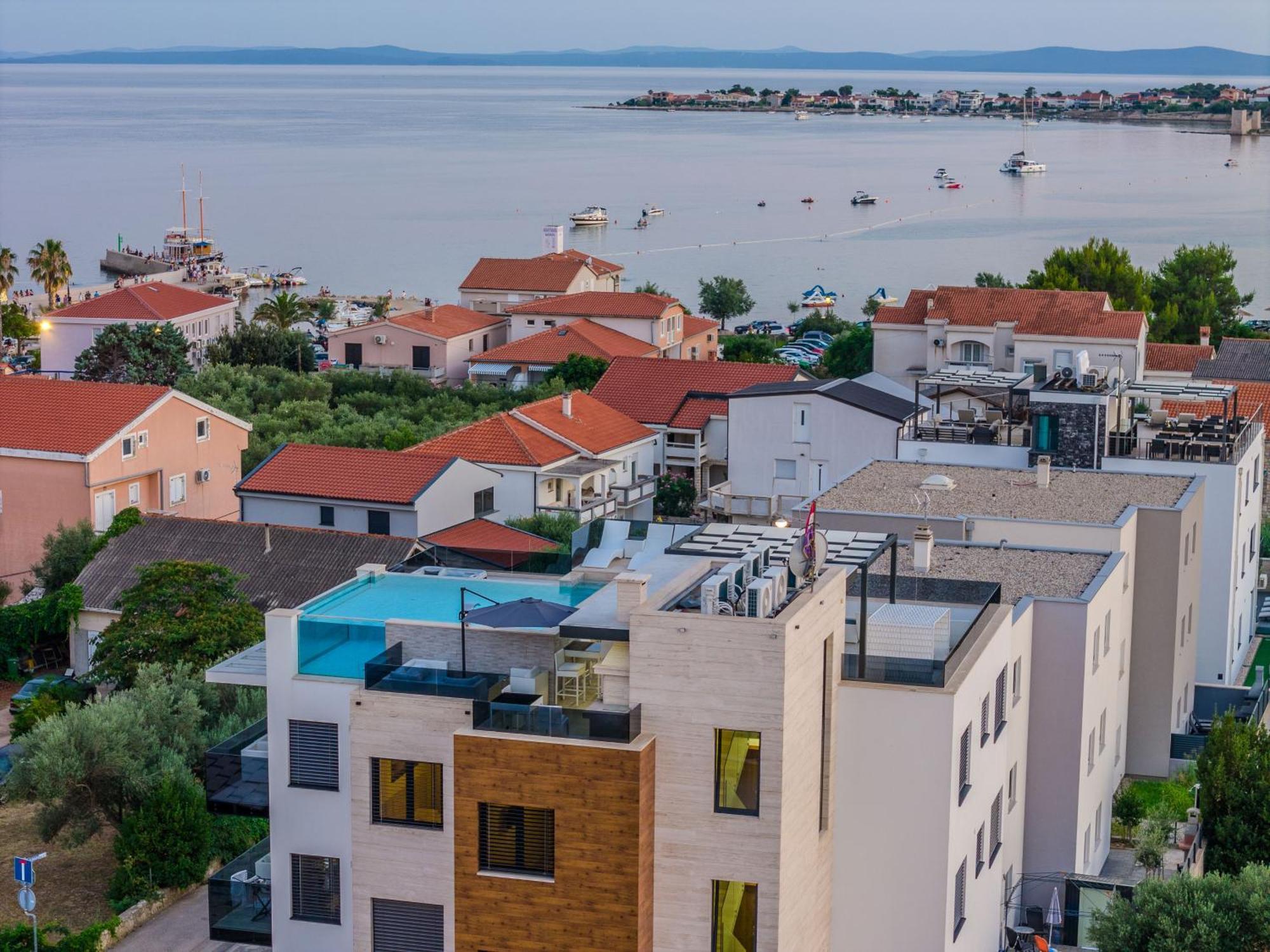 Grandpalazzo Apartments Vir Exterior photo