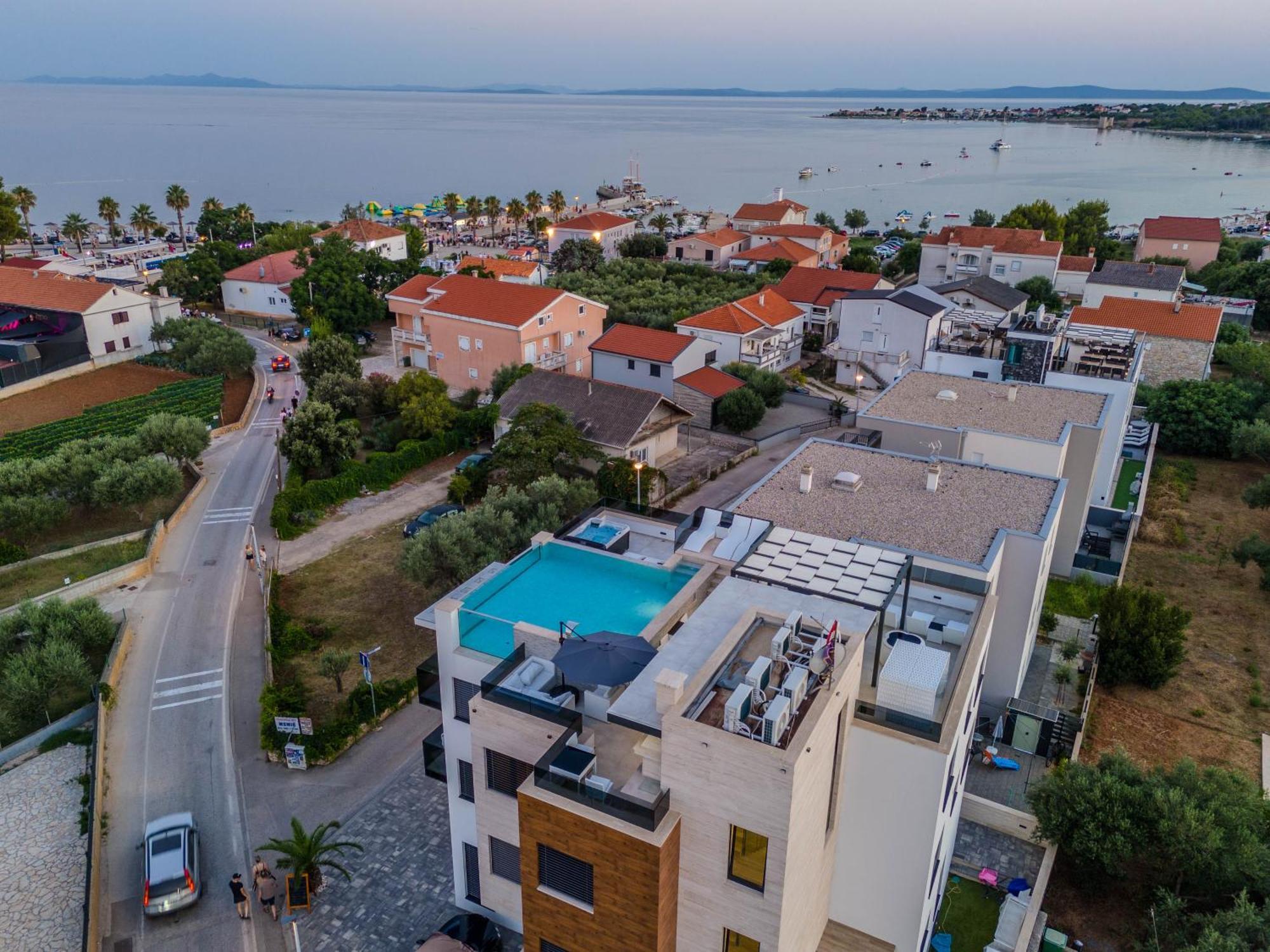 Grandpalazzo Apartments Vir Exterior photo