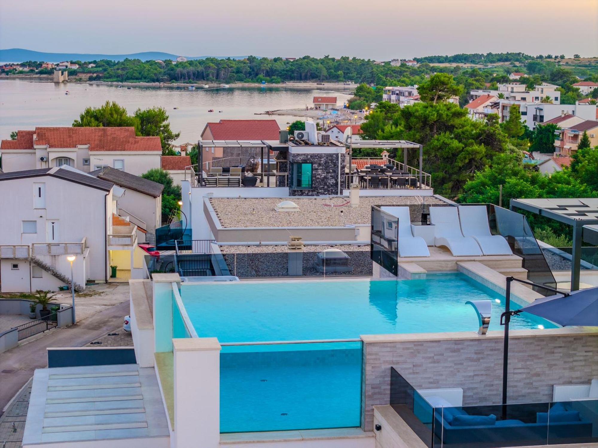 Grandpalazzo Apartments Vir Exterior photo