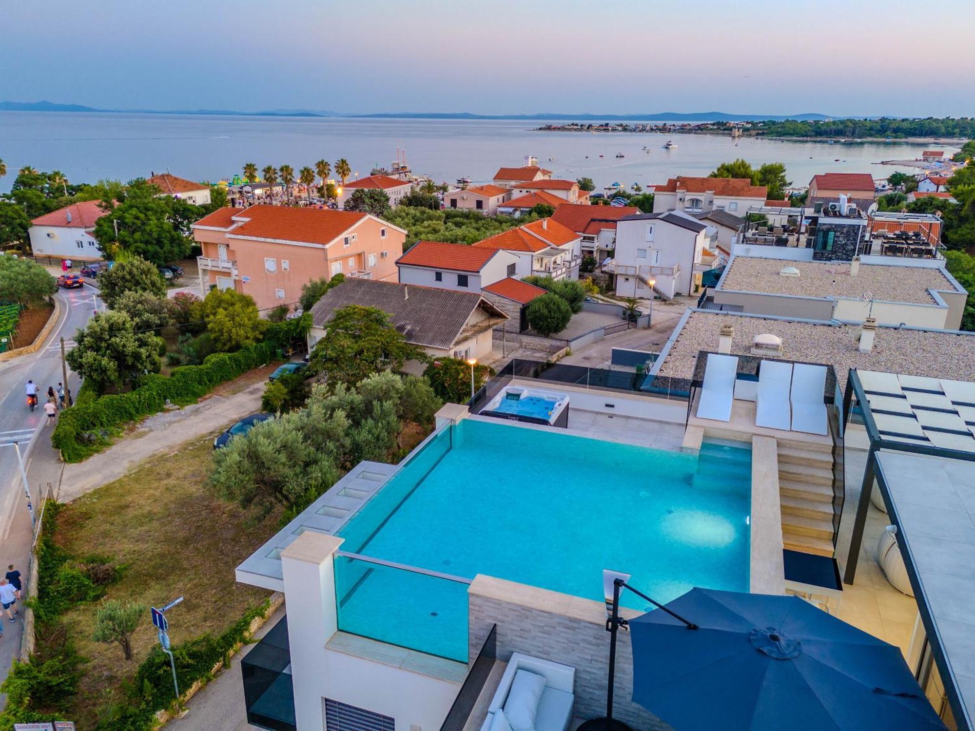 Grandpalazzo Apartments Vir Exterior photo