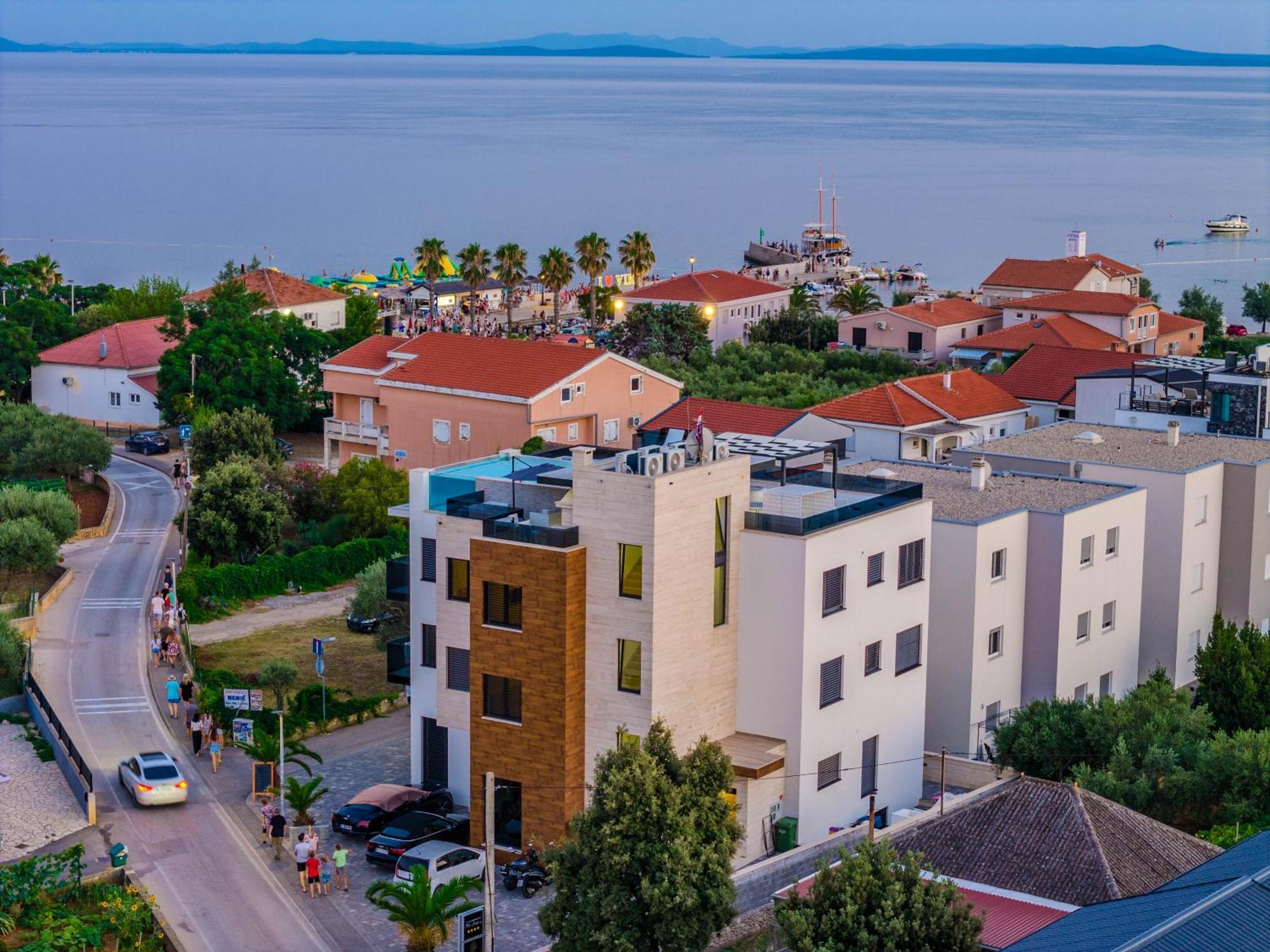 Grandpalazzo Apartments Vir Exterior photo