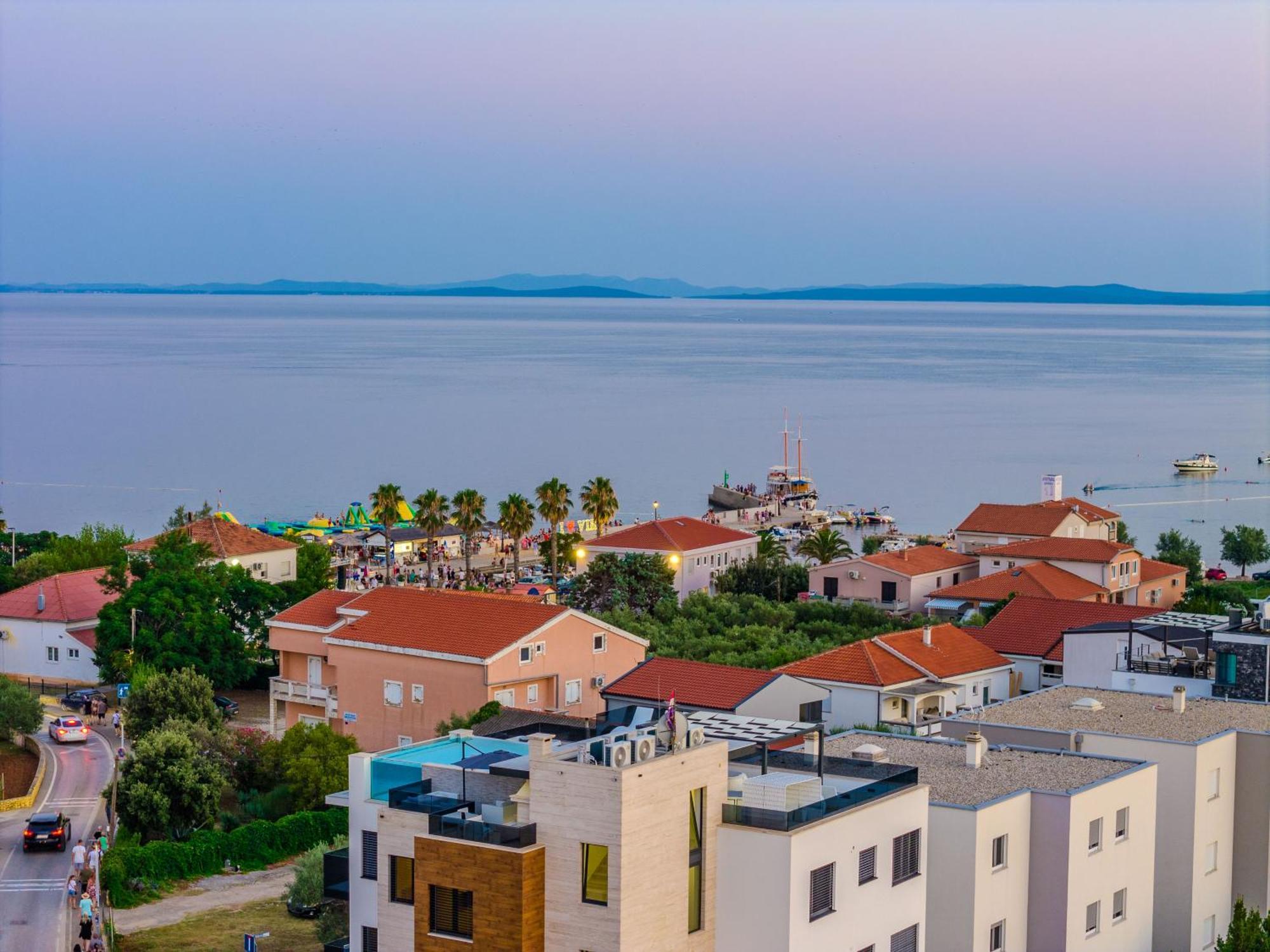Grandpalazzo Apartments Vir Exterior photo
