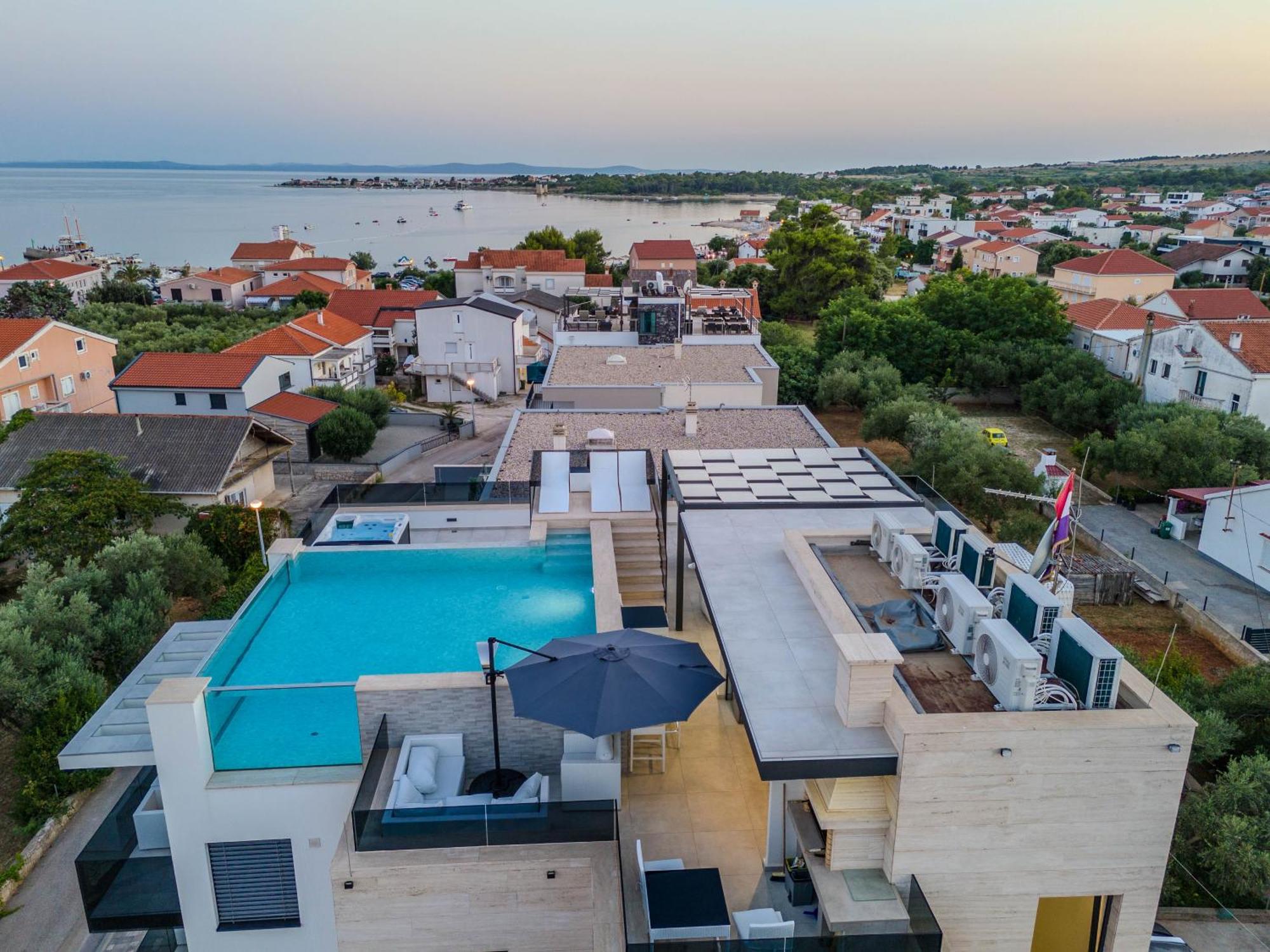 Grandpalazzo Apartments Vir Exterior photo