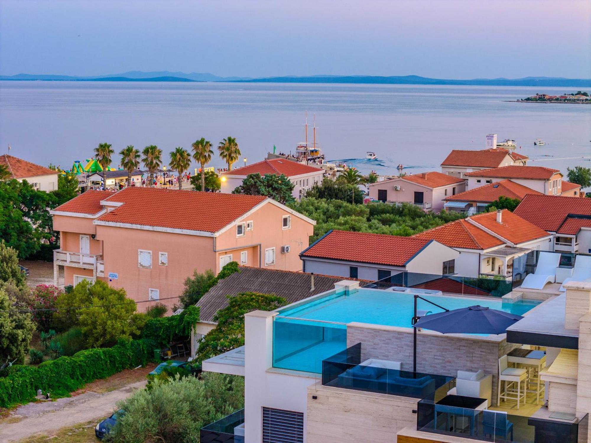 Grandpalazzo Apartments Vir Exterior photo